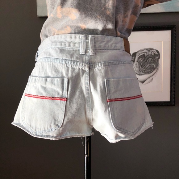 Embroidered Floral Short Shorts - Picture 5 of 6
